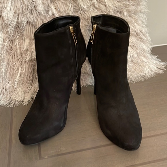 Schutz Suede Black High Heel Booties Size 40 - Picture 1 of 10